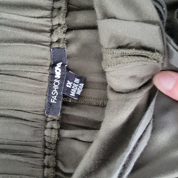 Fashion nova paper bag pants - Picture 3 of 3